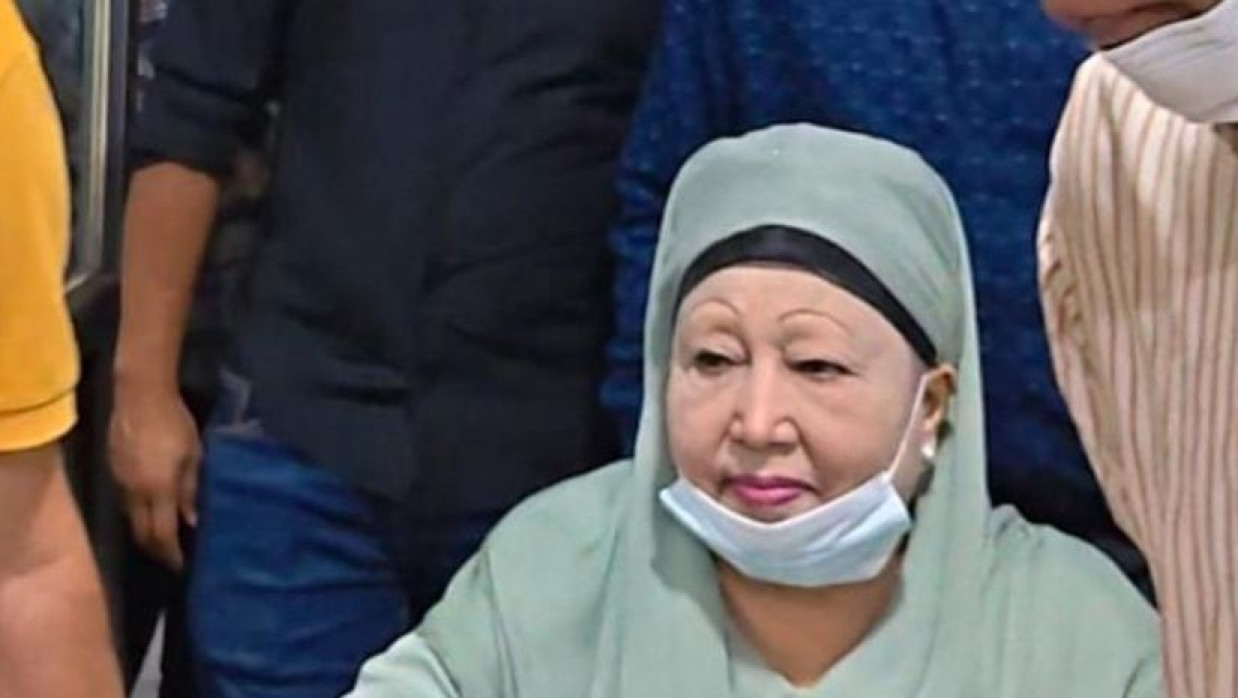 হাসপাতালে ভর্তি হয়েছেন খালেদা জিয়া