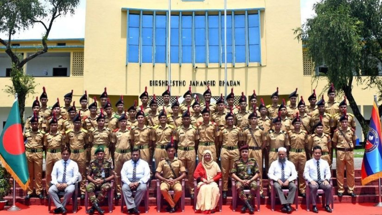 ফল বিপর্যয়েও শতভাগ পাশ ১২ ক্যাডেট কলেজে, দুজন বাদে বাকিরা পেলেন জিপিএ-৫