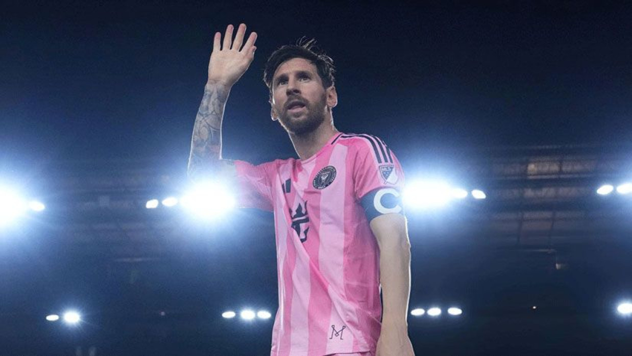 লিওনেল মেসি    