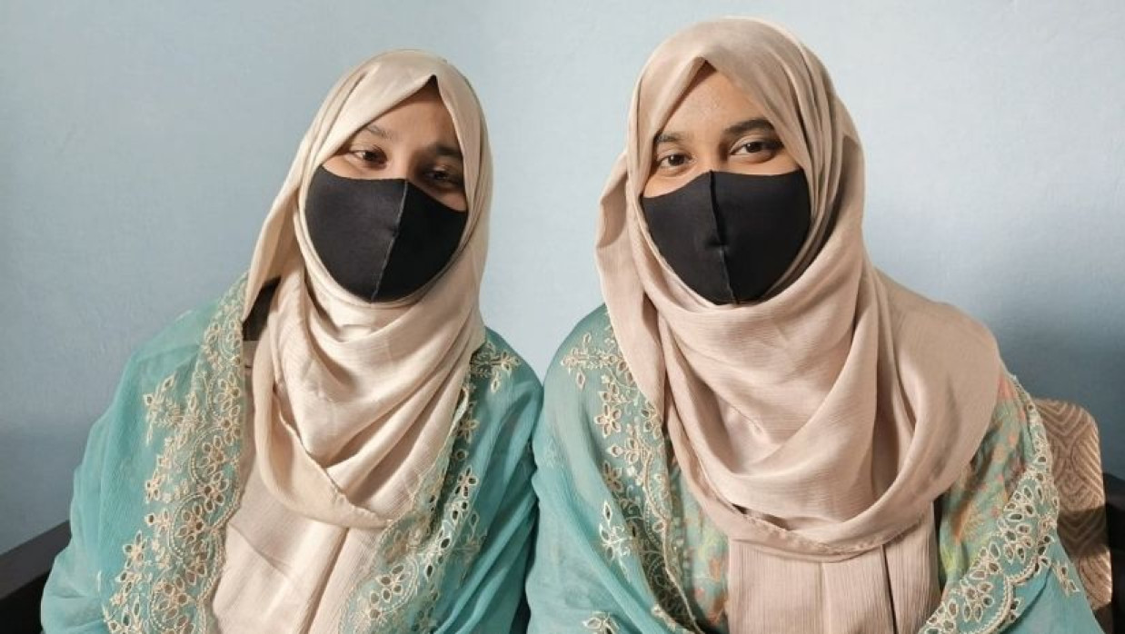 জমজ দুই বোনের অসাধারণ সাফল্য