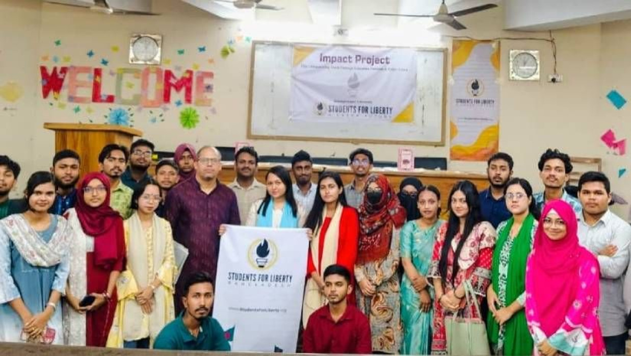 বিশ্ববিদ্যালয়ের সমাজবিজ্ঞান অনুষদের ১৩১ নম্বর গ্যালারিতে সেমিনারটি অনুষ্ঠিত হয়