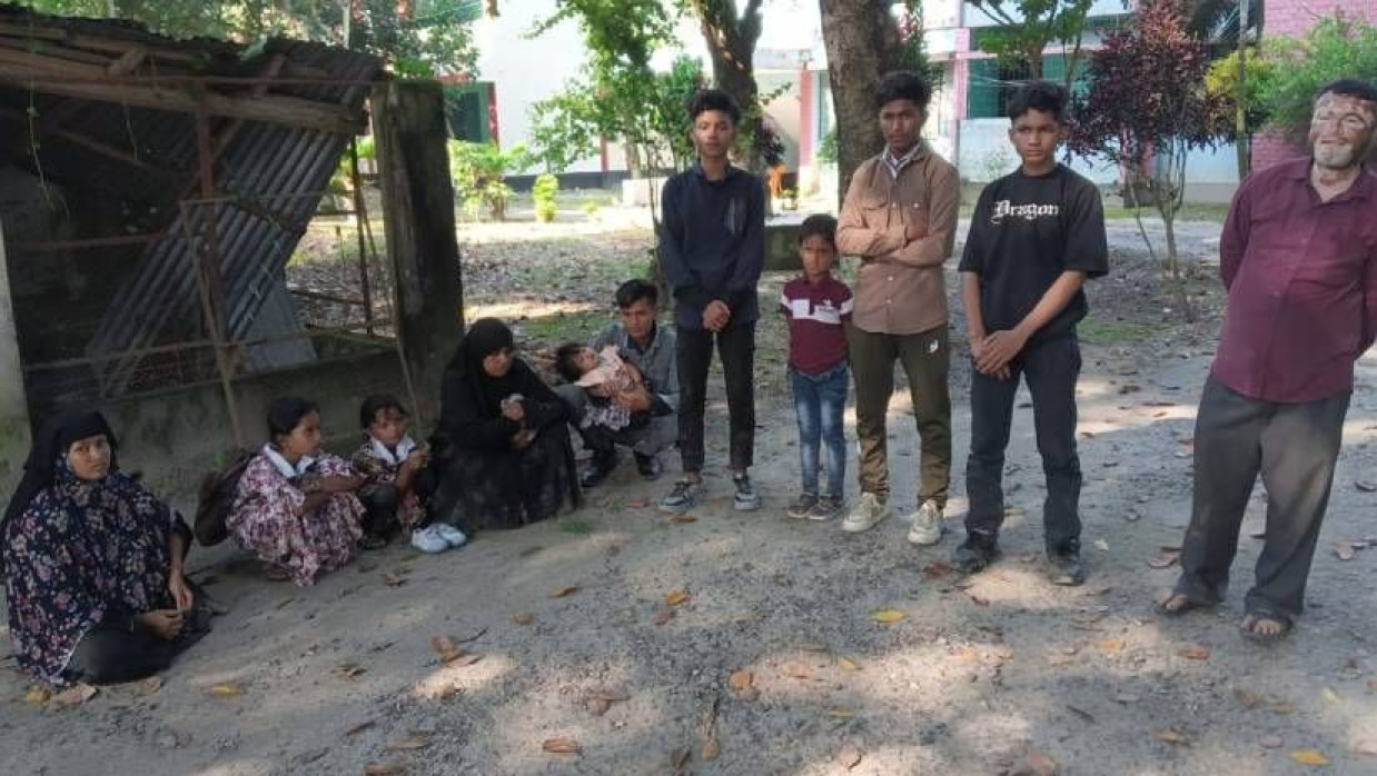 সোনাহাট স্থলবন্দর সীমান্ত দিয়ে অবৈধভাবে বাংলাদেশে প্রবেশের সময় ১১ রো‌হিঙ্গাকে আটক করেছে বিজিবি