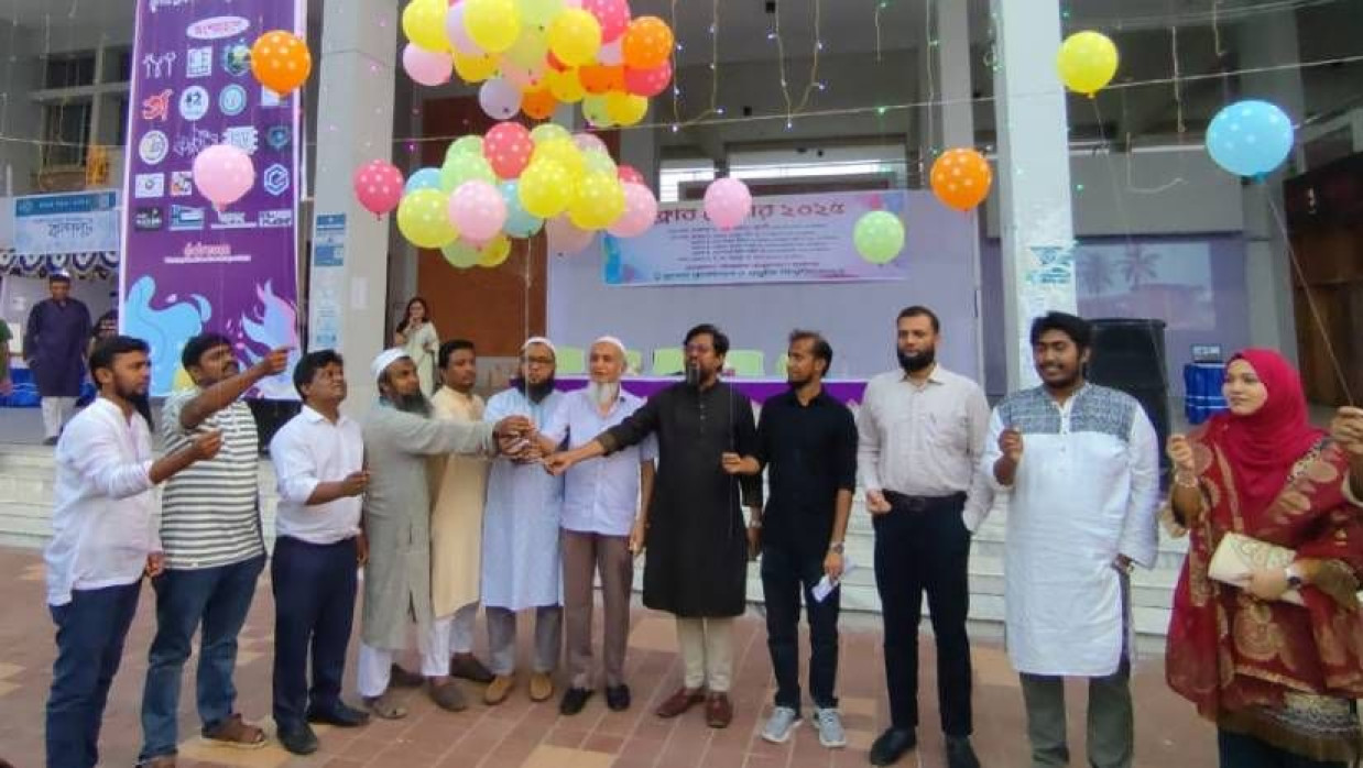 অনুষ্ঠানের উদ্বোধন করেন কুয়েটের উপাচার্য অধ্যাপক ড. মাকসুদ হেলালী