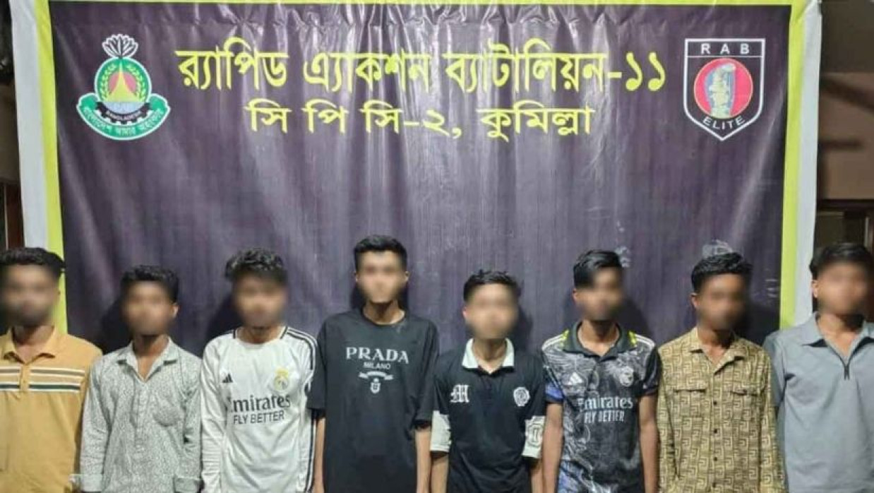 ১৭ জনকে গ্রেপ্তার করেছে জেলা গোয়েন্দা পুলিশ