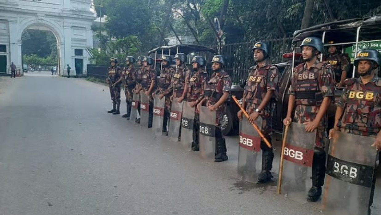 আইনশৃঙ্খলা রক্ষাকারী বাহিনীর কড়া নিরাপত্তা