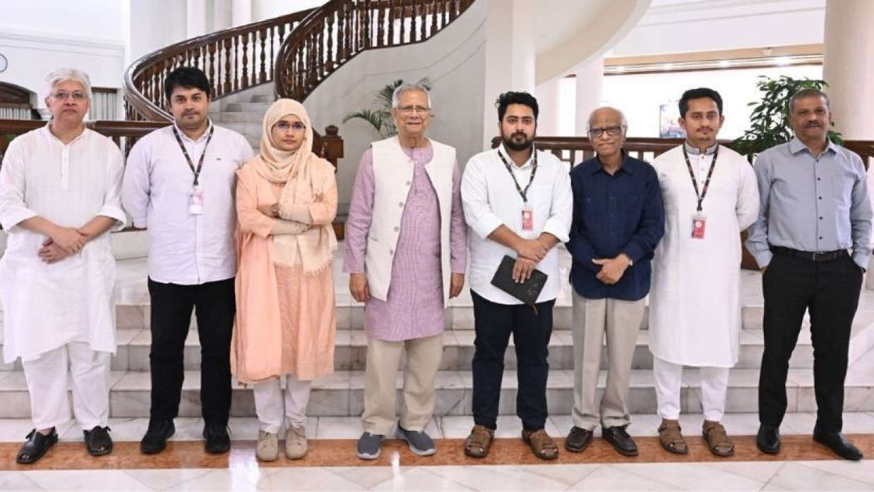 উপদেষ্টার সঙ্গে বৈঠক শেষে এনসিপির নেতারা