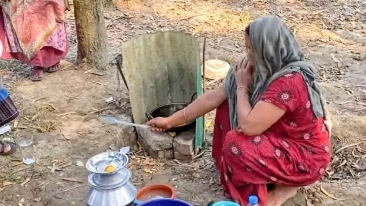  নলকূপের গ্যাসে রান্না 