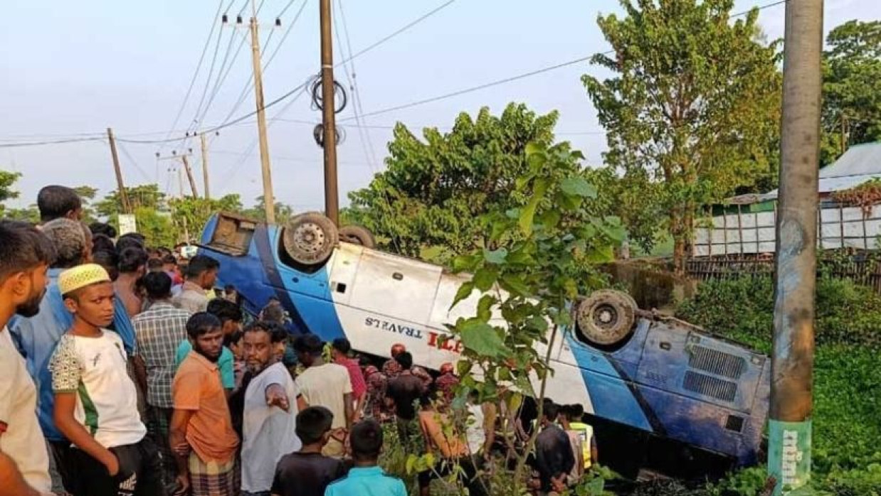 দুর্ঘটনা কবলিত গাড়ি