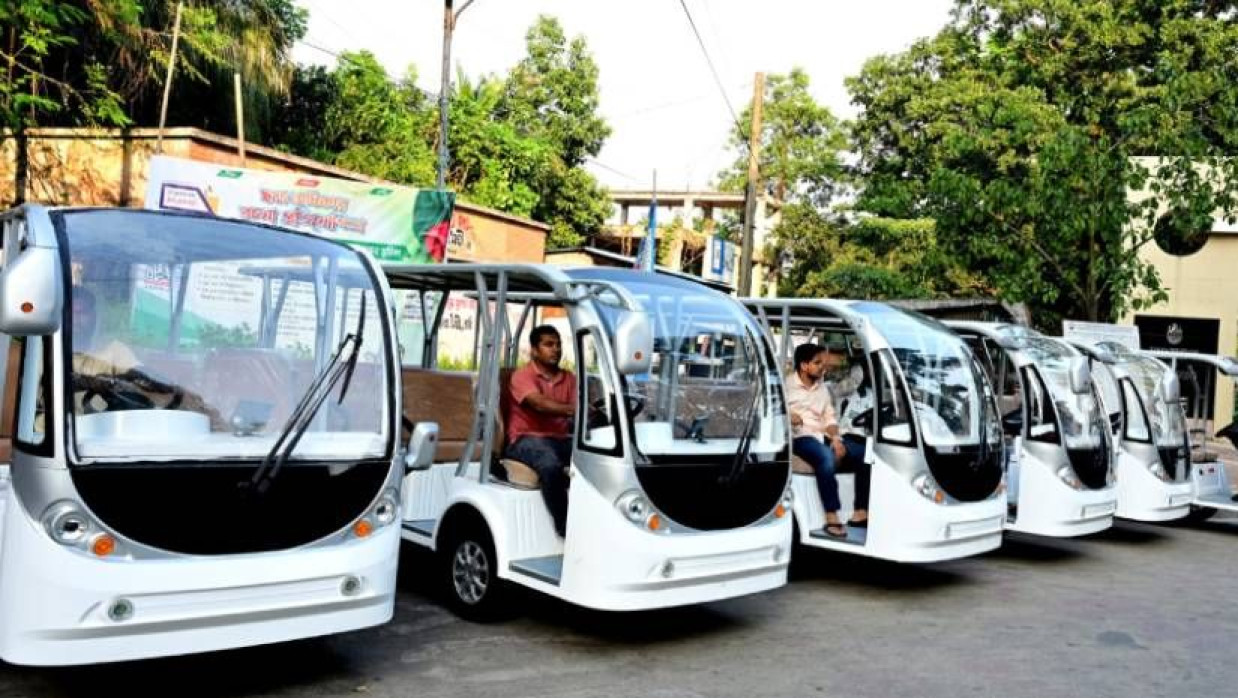 চবিতে আরও ৬টি ই-কার চালু করা হয়েছে