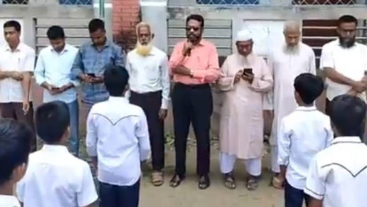 শিখন ঘাটতি পূরণে নওগাঁর অধিকাংশ শিক্ষাপ্রতিষ্ঠানে শনিবারেও ক্লাস চলছে