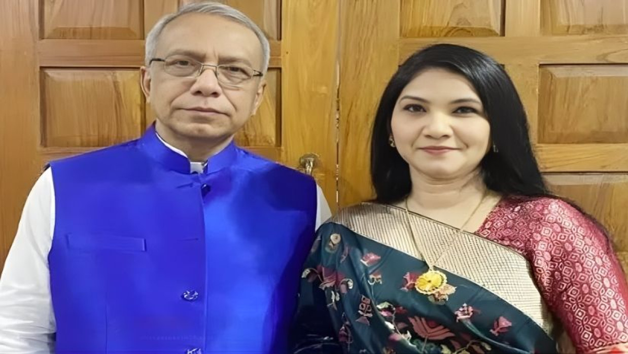 নাইমুল ইসলাম খান ও তার স্ত্রী নাসিমা খান মন্টি