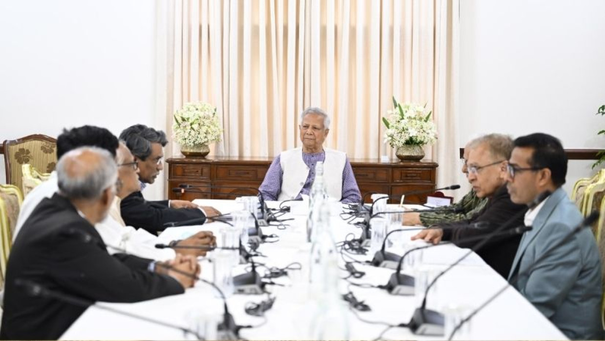 সমাপনী বৈঠকে সভাপতিত্ব করেন প্রধান উপদেষ্টা ড. মুহাম্মদ ইউনূস