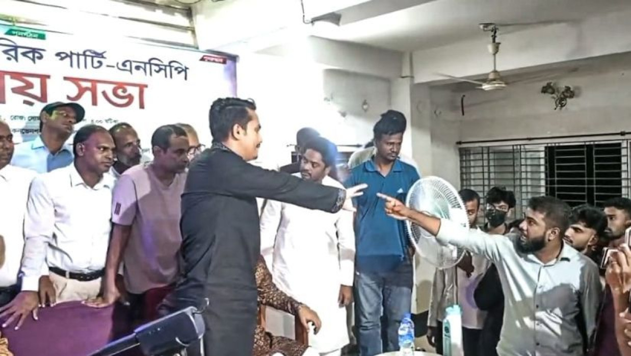 সারজিস আলমের সঙ্গে বাকবিতণ্ডায় জড়ান ওমর ফারুক