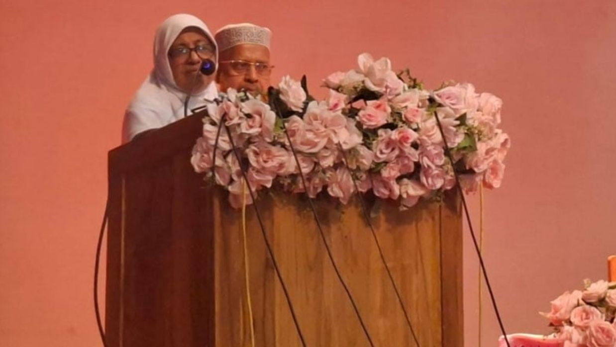 মহাখালীতে জাতীয় ক্যান্সার গবেষণা ইনস্টিটিউট ও হাসপাতালে আয়োজিত এক সেমিনারে বক্তব্যকালে স্বাস্থ্য উপদেষ্টা