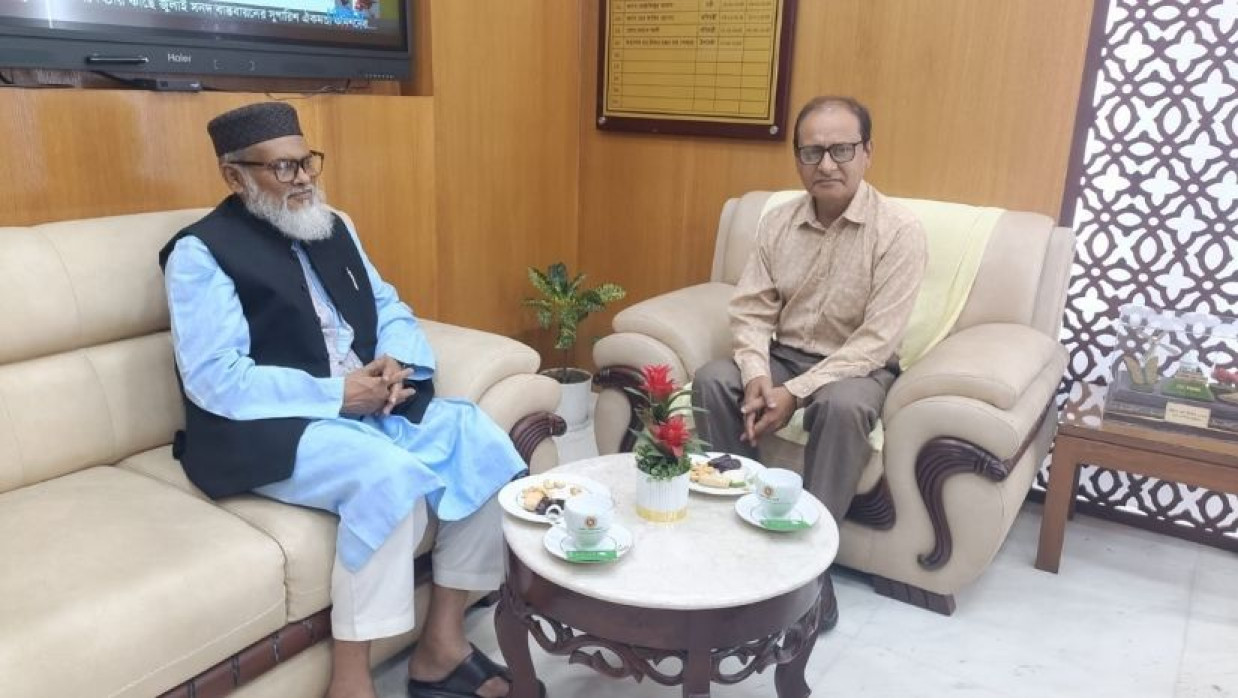 সচিবালয়ে প্রাথমিক ও গণশিক্ষা উপদেষ্টা ডা. বিধান রঞ্জন রায় পোদ্দারের সাথে সাক্ষাৎ ধর্ম উপদেষ্টার