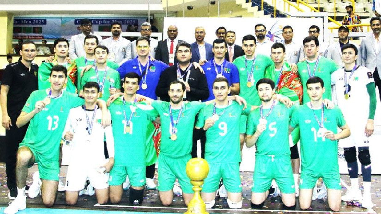 শিরোপা জয়ের পর উল্লাস  