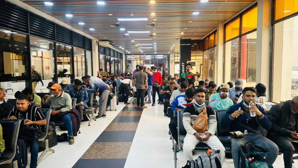 দেশে ফিরলেন বাংলাদেশী ১৭৪ নাগরিক 