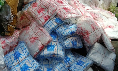 গলাচিপায় র‍্যাবের অভিযানে ১২শ কেজি পলিথিন জব্দ 