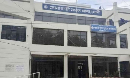 ফেনীতে হামলা চালিয়ে অস্ত্র কেড়ে নেওয়ার ঘটনায় ৬ পুলিশ সদস্য সাময়িক বরখাস্ত