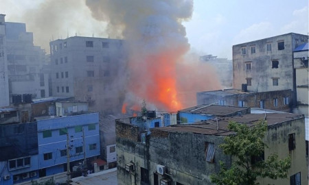 মিরপুরে গার্মেন্টস ও কেমিক্যাল গোডাউনে আগুন, নিয়ন্ত্রণে ৭ ইউনিট
