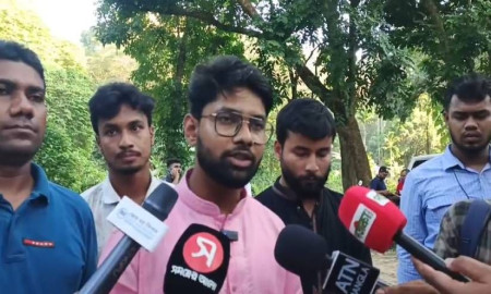 ছাত্রদলের এজিএস প্রার্থীকে সমর্থন দিয়ে নির্বাচন থেকে সরে দাঁড়ালেন স্বতন্ত্র প্রার্থী