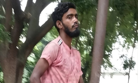 ঢাবির মল চত্বরে প্রকাশ্যে নারীর সামনে যৌন অঙ্গভঙ্গি, নিরাপত্তা নিয়ে প্রশ্ন