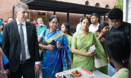 নারীর অদম্য সাহসেই গড়ে উঠবে জলবায়ু সহনশীল বাংলাদেশ: পরিবেশ উপদেষ্টা 