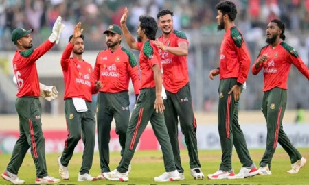 আরেকটি ধবলধোলাইয়ের সামনে বাংলাদেশ, এড়াতে পারবে কি