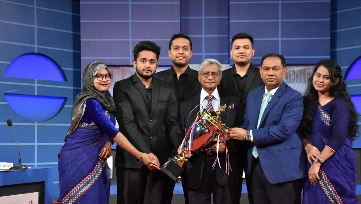 ছায়া সংসদ বিতর্ক প্রতিযোগিতায় চ্যাম্পিয়ন বিইউবিটি