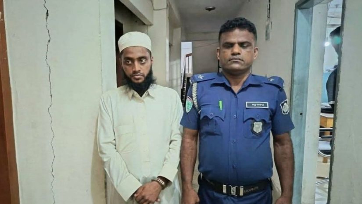  আটক মাদ্রাসা পরিচালক