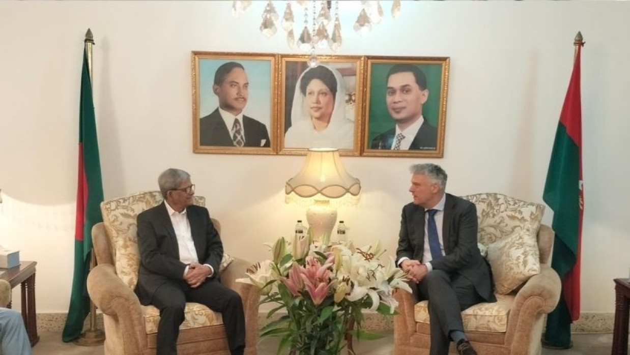 মির্জা ফখরুল ইসলাম আলমগীর ও বোরিস ভ্যান বোমেল