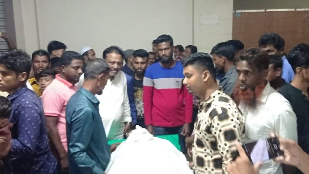 বৈদ্যুতিক ফাঁদে দুই স্কুলছাত্রের মৃত্যু ঘিরে দুই পরিবারে শোকের মাতম