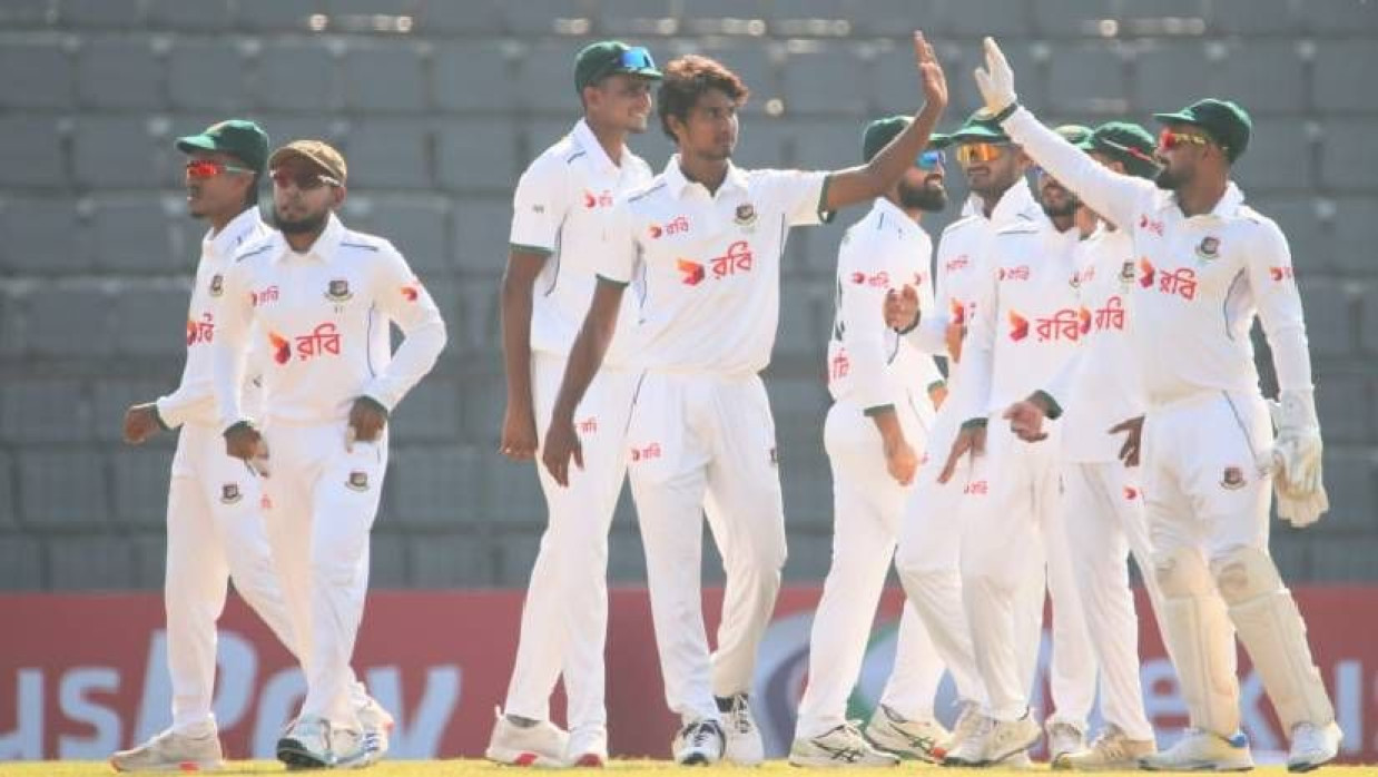 উইকেট উদযাপন বাংলাদেশের
