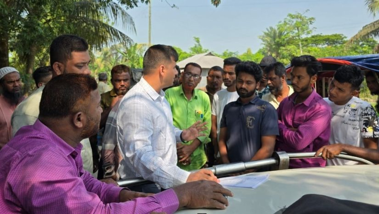 পাখি শিকার করায় ভ্রাম্যমাণ অভিযান পরিচালনা করা হয়