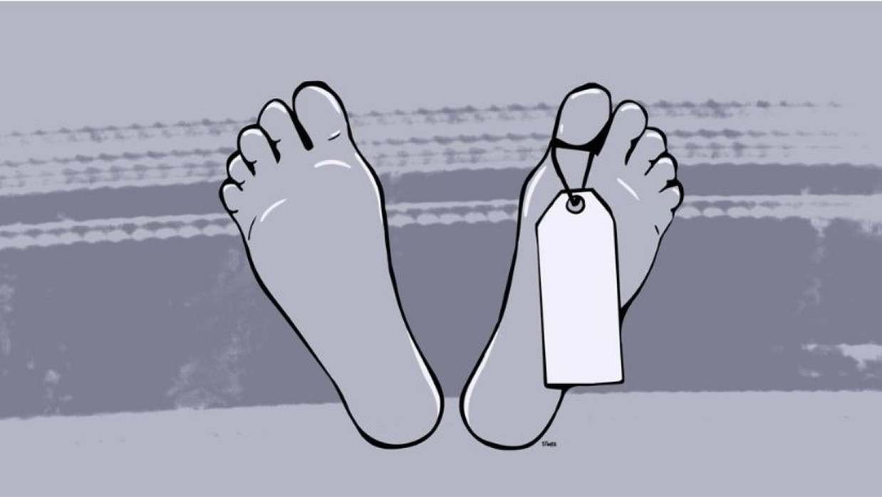 নিজ বাড়িতে ঝুলছিল কলেজ ছাত্রের নিথর দেহ