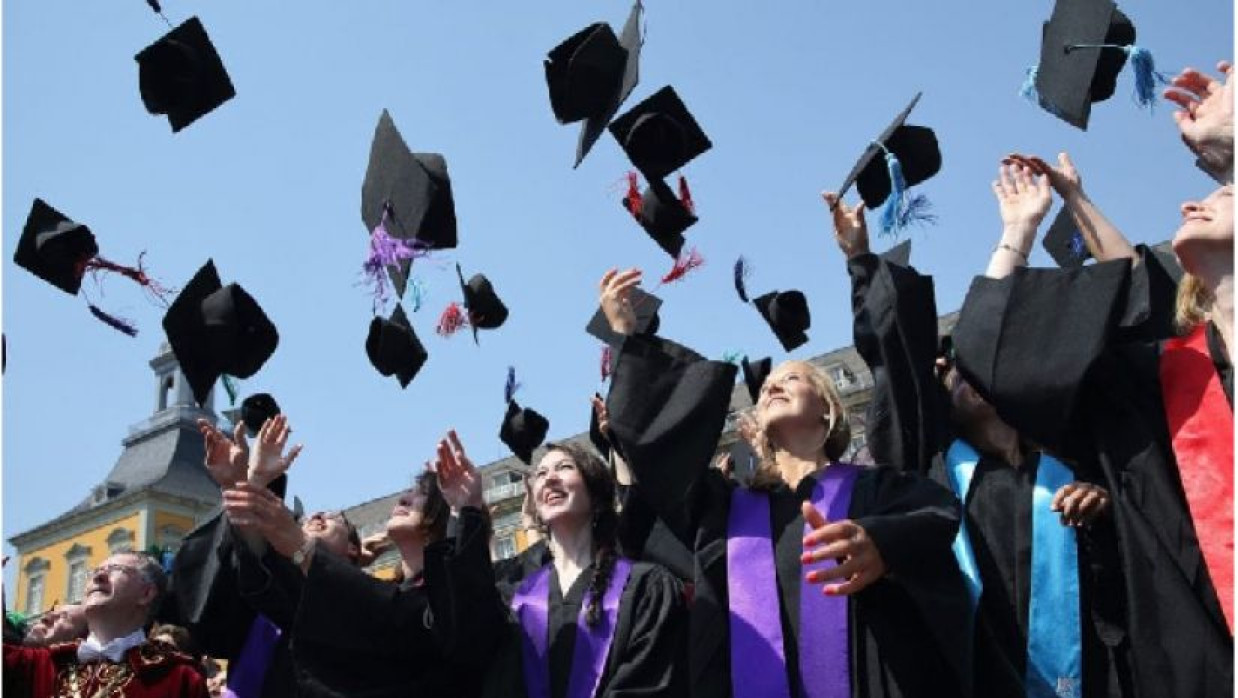 এমিলি বাউটমি স্কলারশিপে ফ্রান্সে স্নাতকোত্তর করতে চাইলে আবেদন করুন দ্রুতই