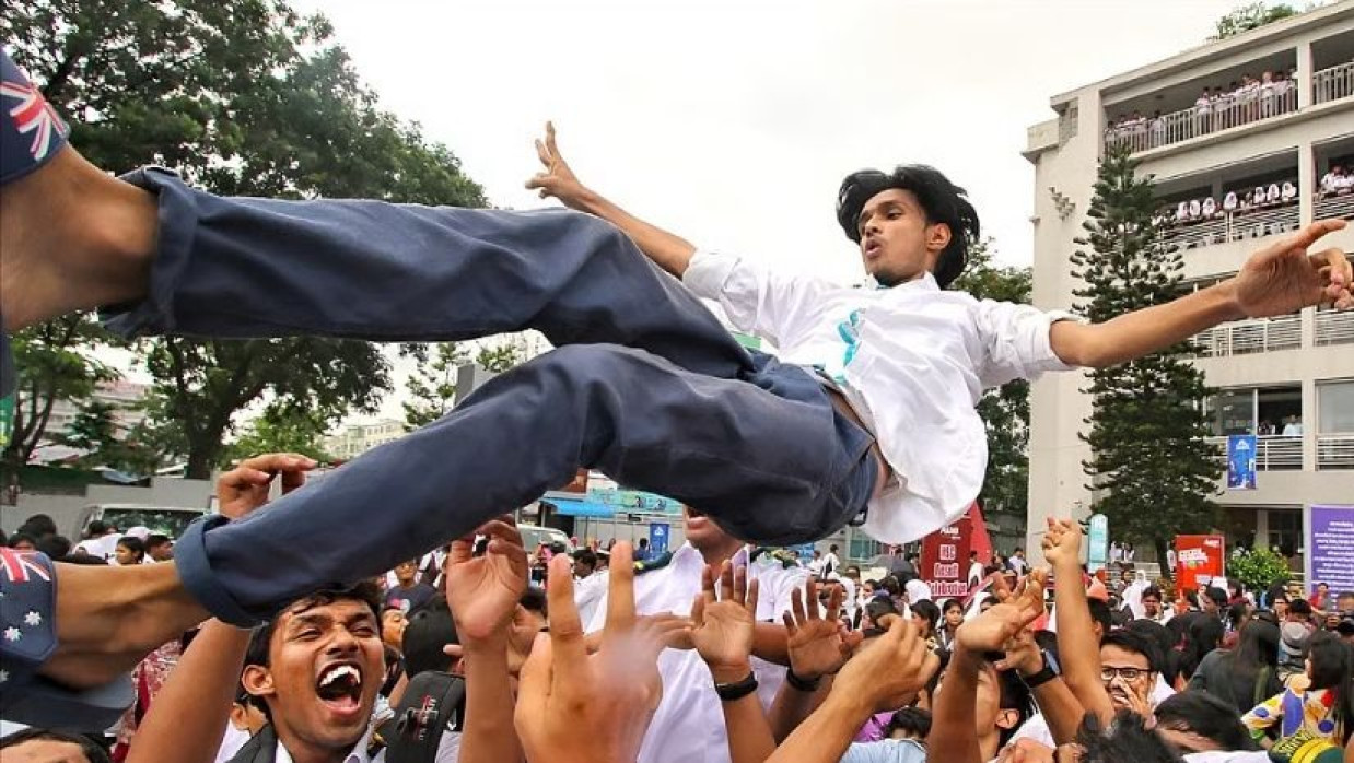 শিক্ষার্থীদের উল্লাস