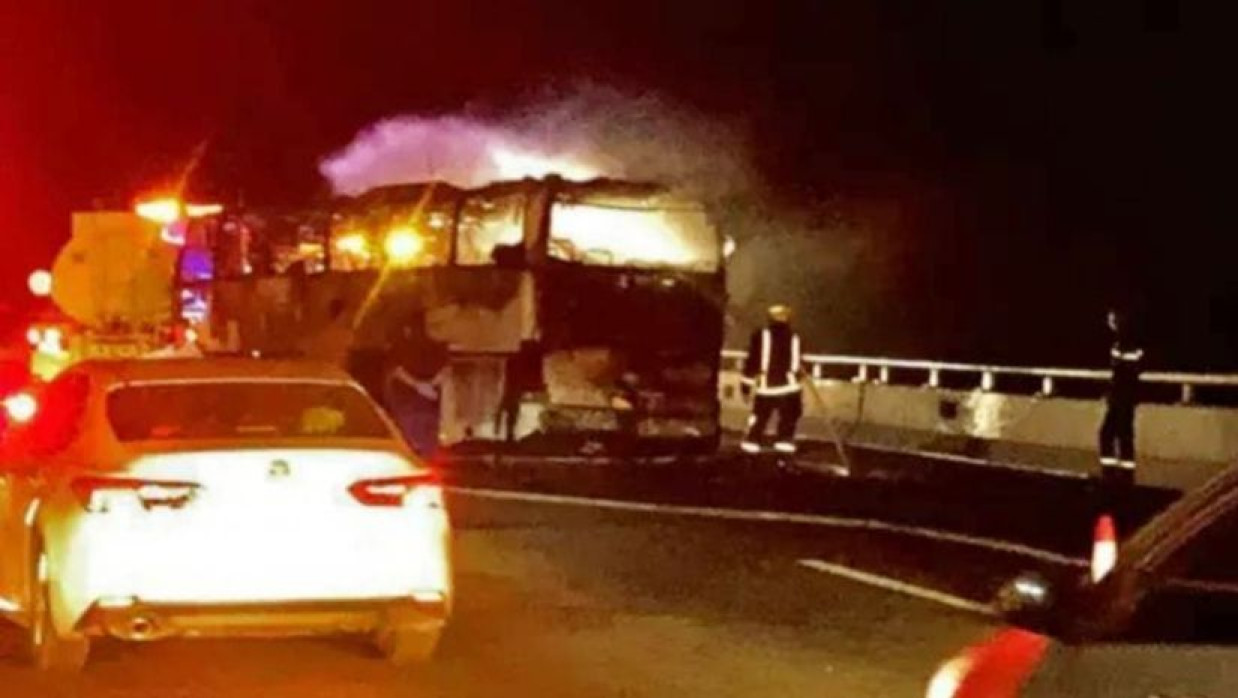 সৌদি আরবে ডিজেল ট্যাংকারের সঙ্গে হজযাত্রীবাহী বাসের সংঘর্ষে ভয়াবহ দুর্ঘটনা