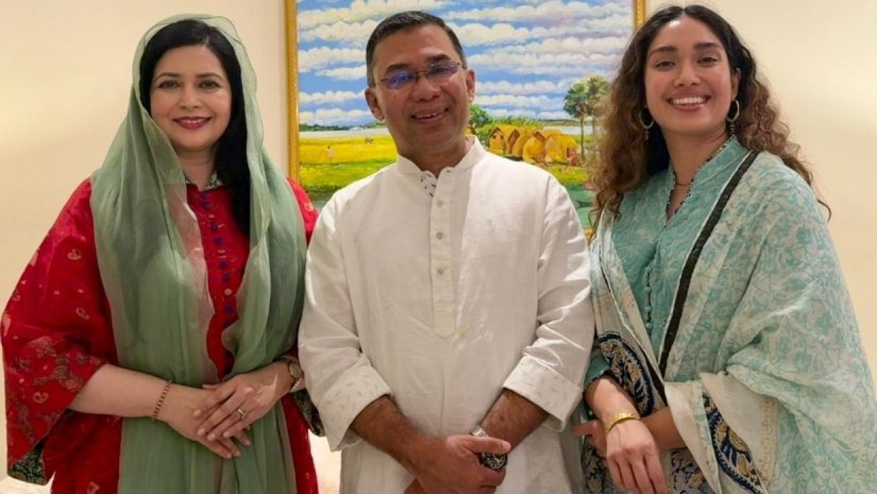 বিএনপির ভারপ্রাপ্ত চেয়ারম্যান তারেক রহমান ও তার স্ত্রী এবং কন্যা