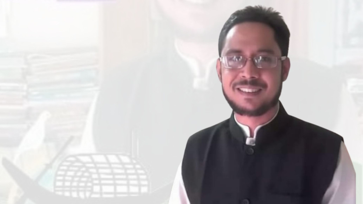 ফের বিদ্যালয় ফিরতে মরিয়া যৌন হয়রানির অভিযোগে বহিষ্কৃত শিক্ষক