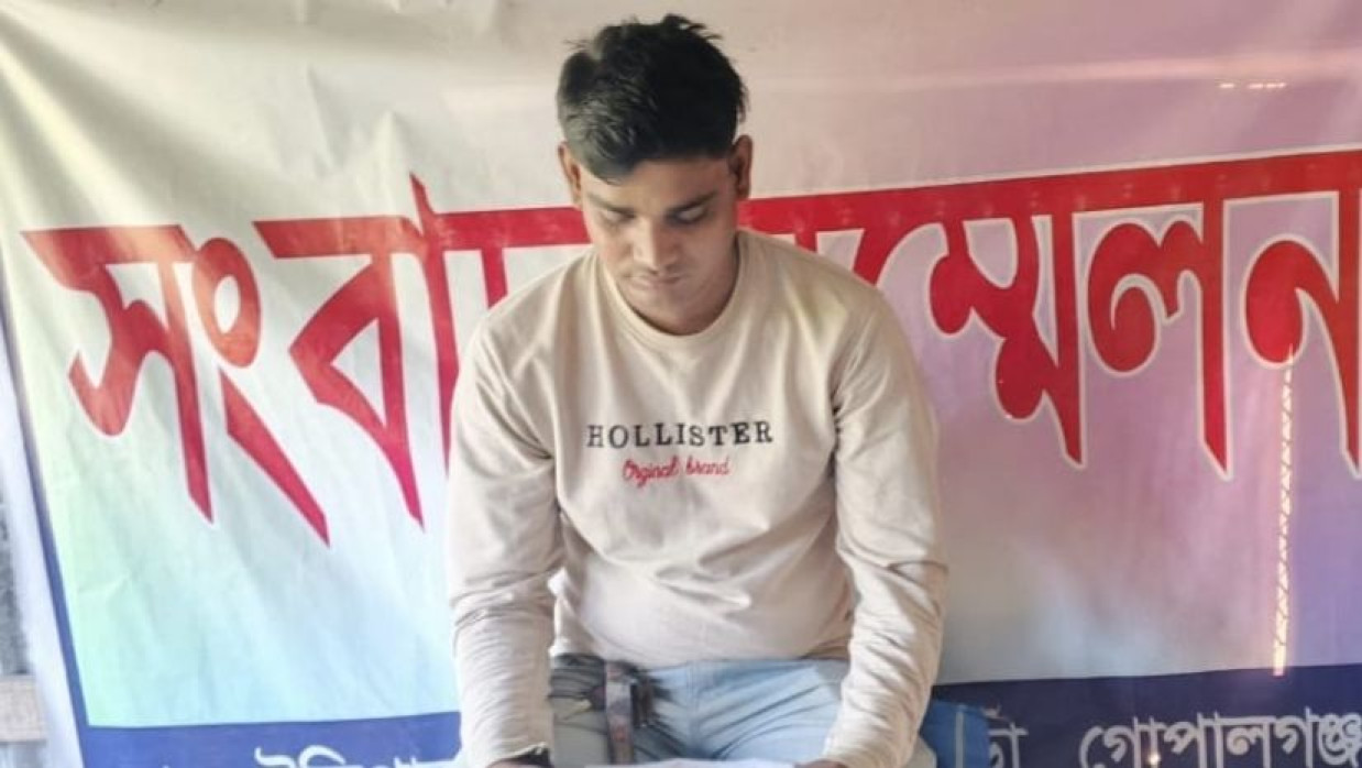 পদত্যাগকারী ফজর আলী (২৫)