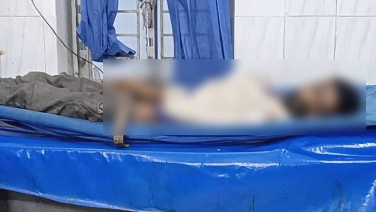 ট্রেনে ধাক্কায় নিহত হাফিজুল। শুক্রবার দুপুরে পাবনার চাটমোজর উপজেলা স্বাস্থ্য কমপ্লেক্সে