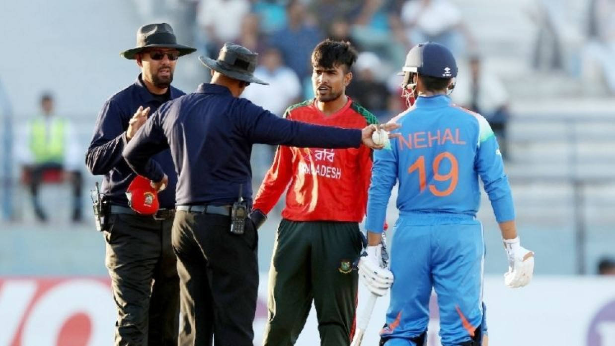 বাংলাদেশ অধিনায়ক আকবর আলী যেন স্নায়ুচাপ চামলাতেই পারছিলেন না