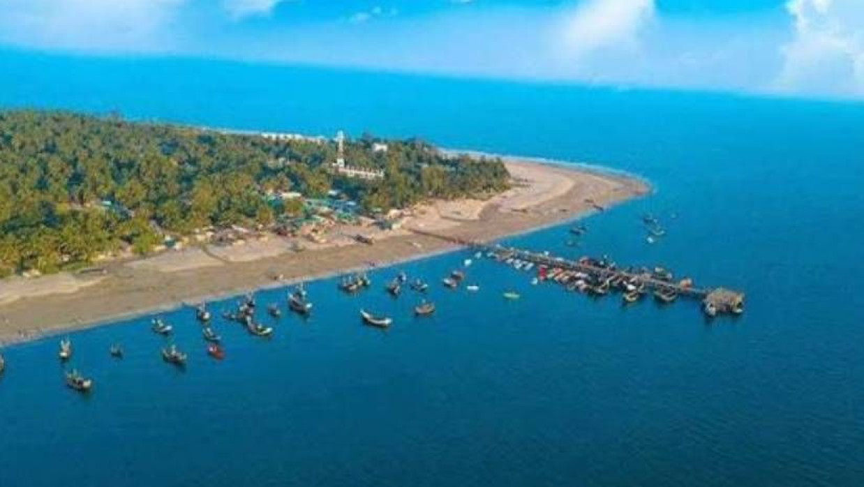 দেশের একমাত্র প্রবাল দ্বীপ সেন্টমার্টিন