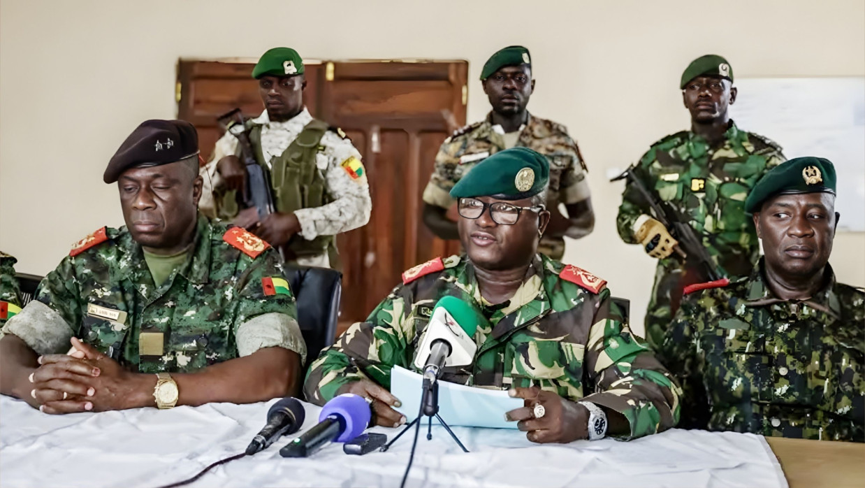 সেনাবাহিনীর ক্ষমতা দখল