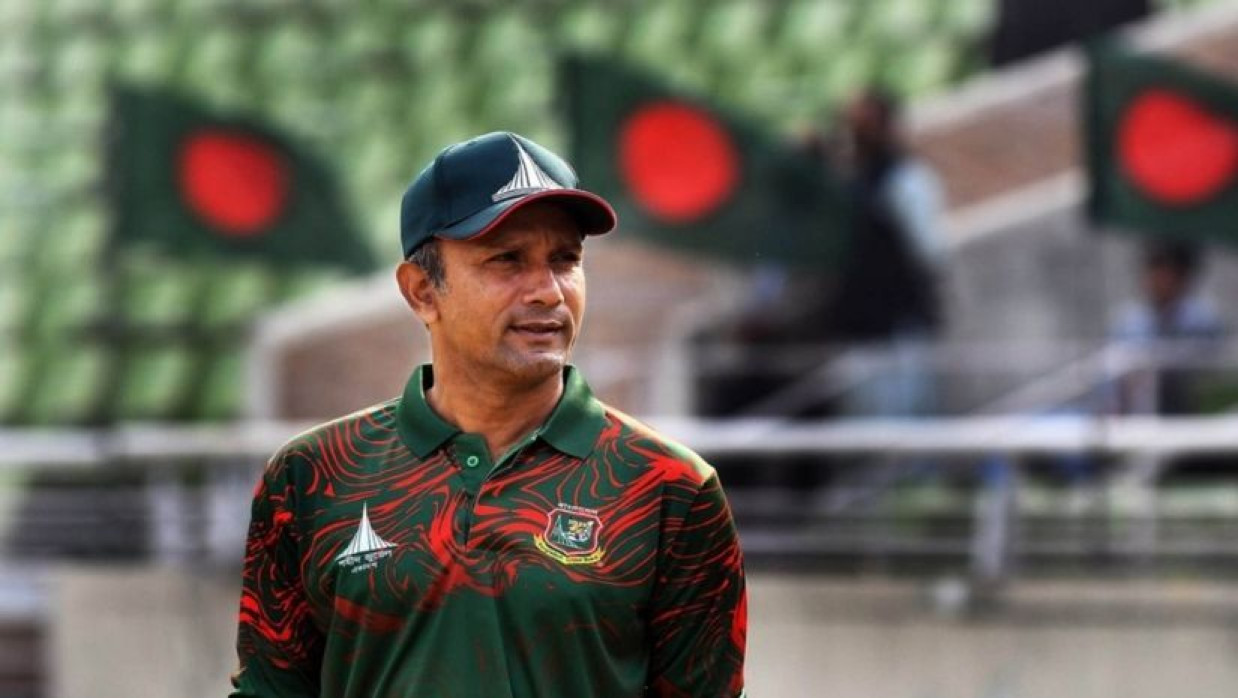 খালেদ মাসুদ পাইলট