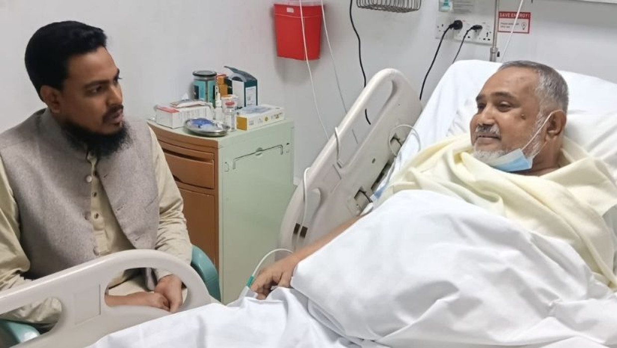 জামায়াত নেতা ডা. তাহেরকে দেখতে হাসাপাতালে এনসিপি নেতা আখতার 