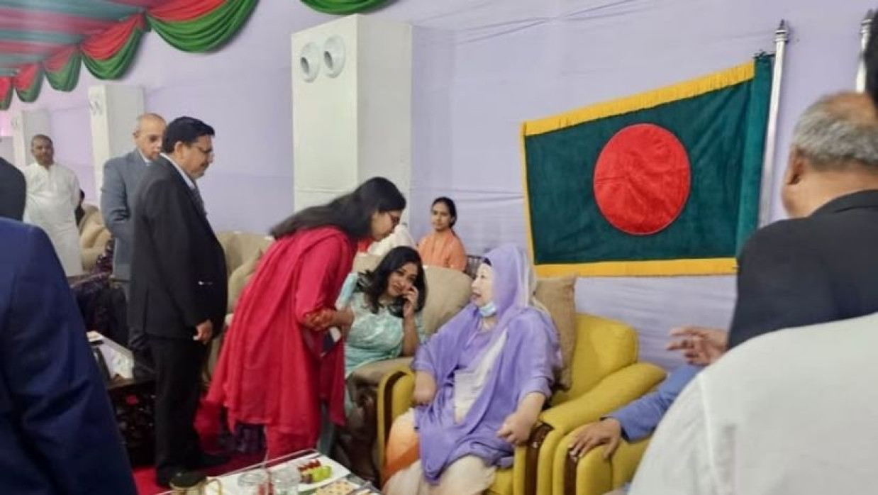 খালেদা জিয়ার সঙ্গে তাসনিম জারার সৌজন্য সাক্ষাৎ