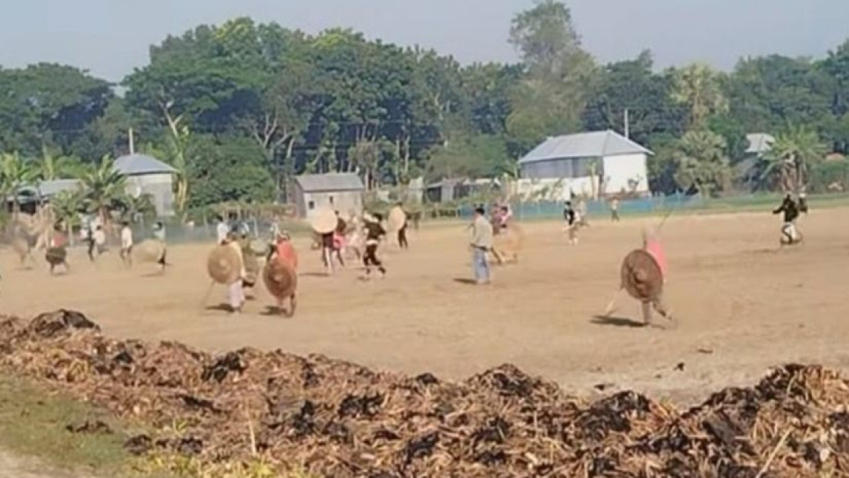 ফরিদপুরের সালথায় দুই পক্ষের মধ্যে ভয়াবহ সংঘর্ষ
