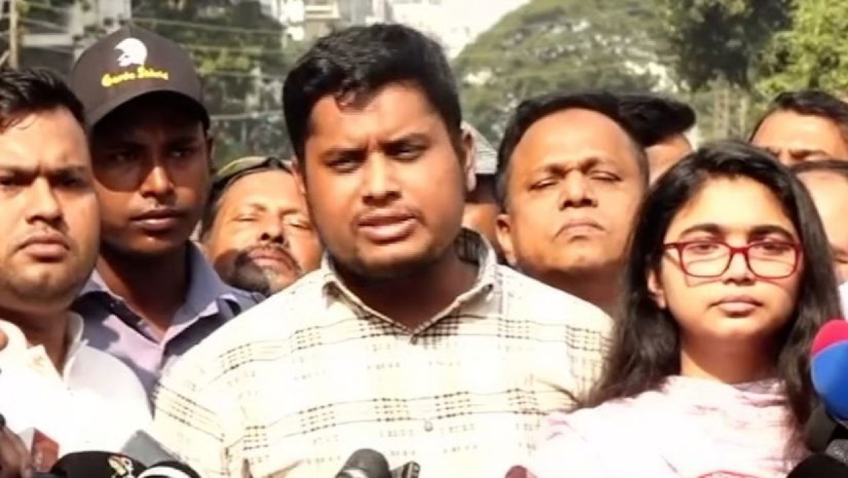 বক্তব্য রাখছেন হাসনাত আবদুল্লাহ